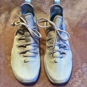 Nike Foundation Elite TR Particle Beige Size 7
